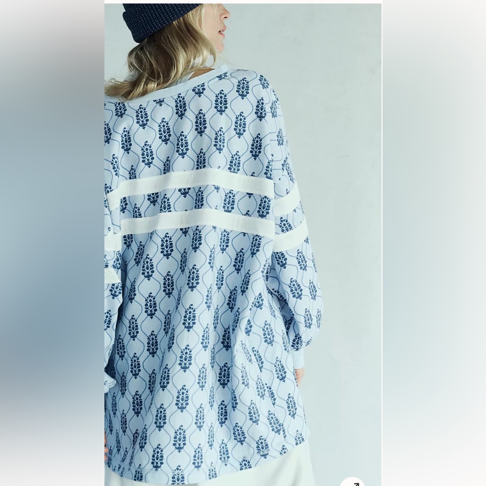 Post up logo layer💎💎💎 Runs oversized💎💎 But so adorable💎 - Picture 2 of 4
